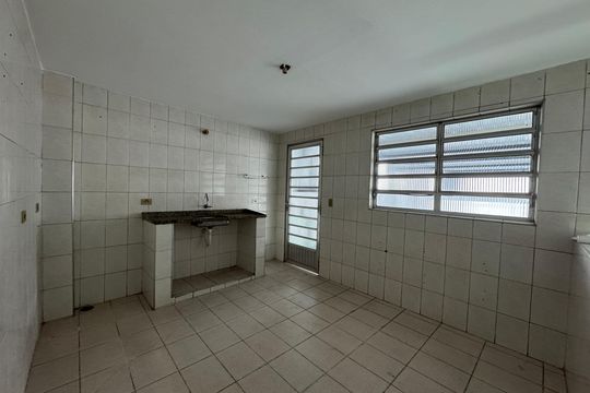 Cozinha de casa para alugar com 2 quartos, 140m² em Bussocaba, Osasco