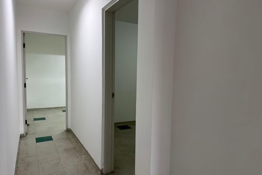 Corredor de casa para alugar com 2 quartos, 140m² em Bussocaba, Osasco