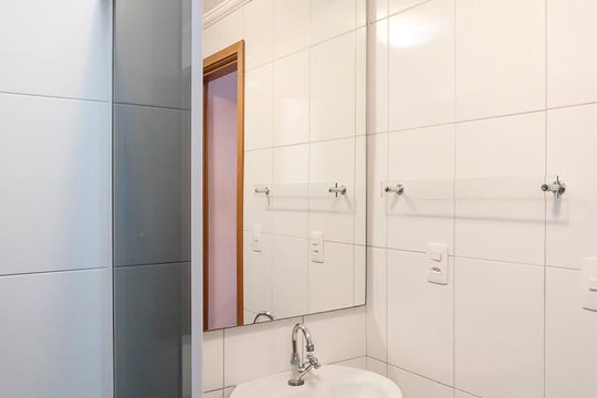 Banheiro da suíte de apartamento à venda com 2 quartos, 61m² em Barcelona, São Caetano do Sul