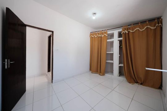 Quarto de casa para alugar com 1 quarto, 70m² em Jardim Triana, São Paulo