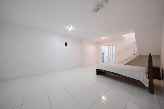 Sala de casa para alugar com 1 quarto, 70m² em Jardim Triana, São Paulo