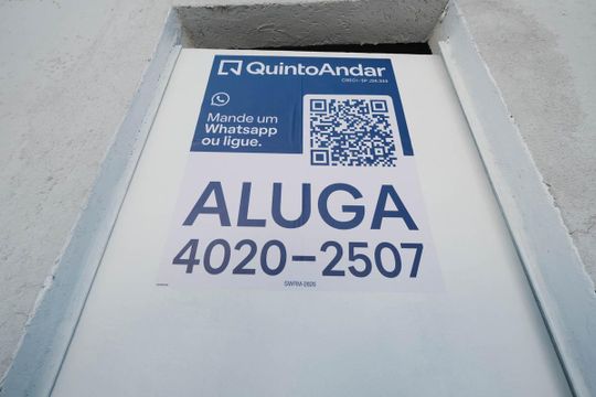Fachada de casa para alugar com 1 quarto, 70m² em Jardim Triana, São Paulo
