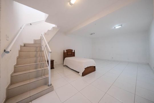 Casa para alugar com 1 quarto, 70m² em Jardim Triana, São Paulo