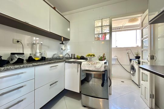 Cozinha de apartamento à venda com 2 quartos, 69m² em Vila Alexandria, São Paulo