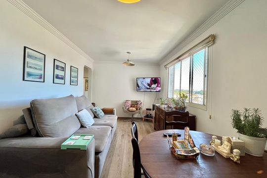 Sala de apartamento à venda com 2 quartos, 69m² em Vila Alexandria, São Paulo