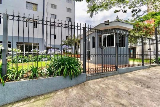 Fachada de apartamento à venda com 2 quartos, 69m² em Vila Alexandria, São Paulo