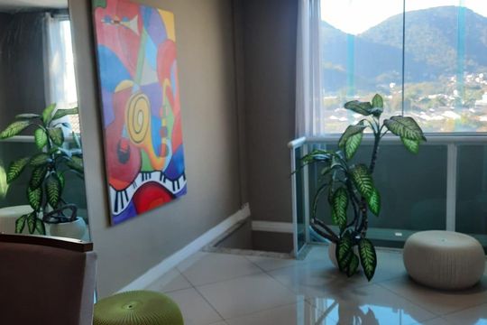 Sala de casa de condomínio à venda com 3 quartos, 210m² em Jacarepaguá, Rio de Janeiro