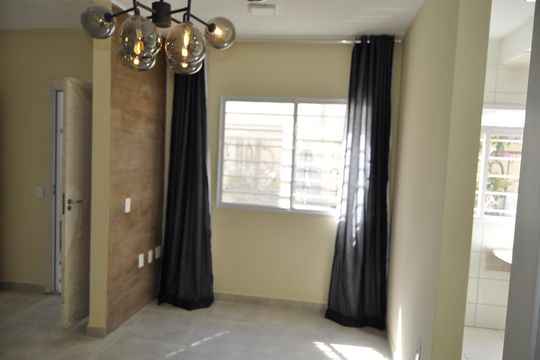 Sala de apartamento à venda com 1 quarto, 42m² em Bonsucesso, Rio de Janeiro