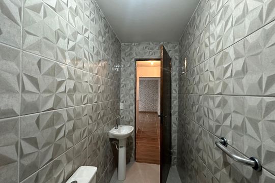 Banheiro de casa para alugar com 2 quartos, 70m² em Jardim Iracema, Barueri