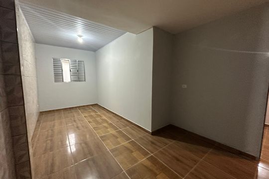 Quarto 2 de casa para alugar com 2 quartos, 70m² em Jardim Iracema, Barueri