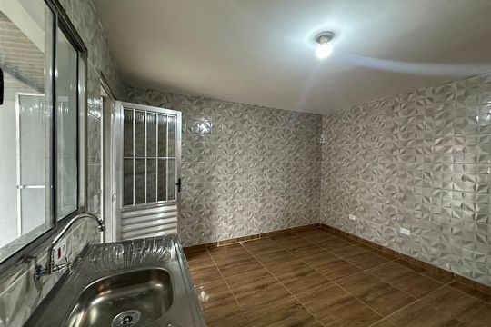 Sala/Cozinha de casa para alugar com 2 quartos, 70m² em Jardim Iracema, Barueri