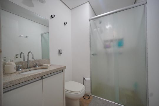 Banheiro Social de apartamento para alugar com 3 quartos, 82m² em Centro, Florianópolis