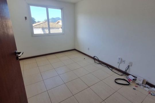 Quarto de casa à venda com 3 quartos, 143m² em Itaipu, Niterói