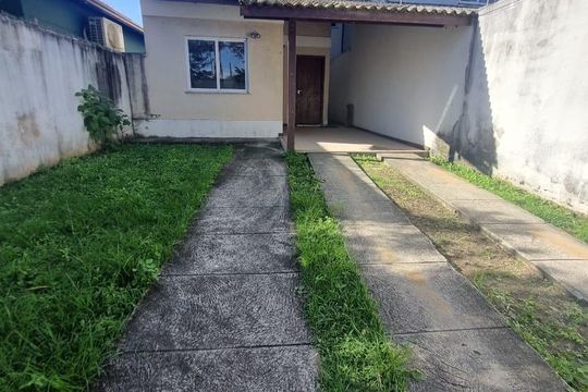 Área externa de casa à venda com 3 quartos, 143m² em Itaipu, Niterói