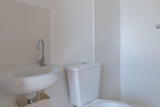 Banheiro de apartamento para alugar com 1 quarto, 17m² em Itaquera, São Paulo
