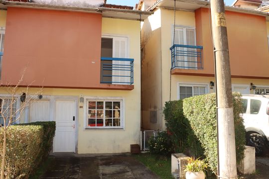 Casa de Condomínio para alugar com 2 quartos, 89m² em Jardim Barbacena, Cotia