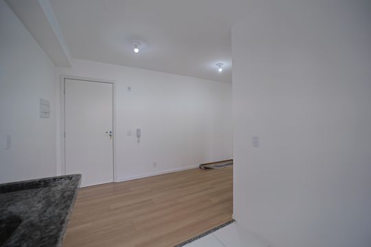 Cozinha de apartamento para alugar com 2 quartos, 36m² em Vila Ré, São Paulo