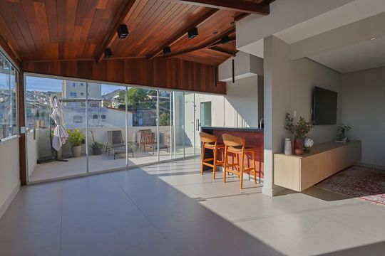 Apartamento à venda com 3 quartos, 177m² em Santa Efigênia, Belo Horizonte