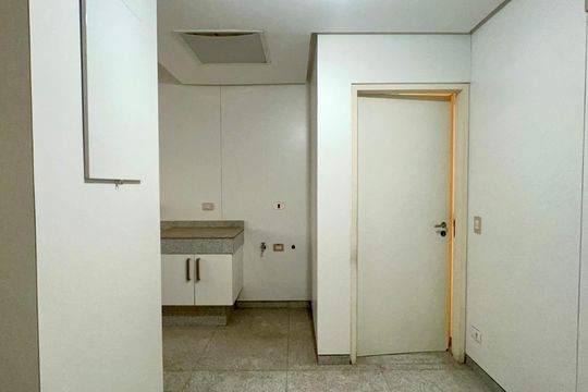 Área de Serviço de apartamento à venda com 3 quartos, 355m² em Cerqueira César, São Paulo