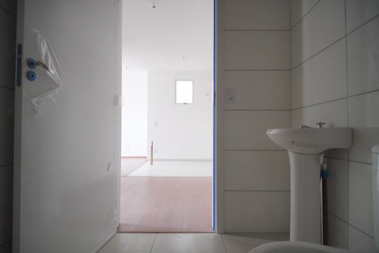 Banheiro de apartamento para alugar com 2 quartos, 50m² em Nova Sapucaia, Sapucaia do Sul