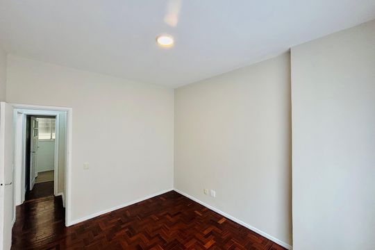 Apartamento à venda com 2 quartos, 68m² em Copacabana, Rio de Janeiro
