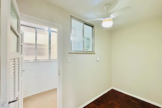Apartamento à venda com 2 quartos, 68m² em Copacabana, Rio de Janeiro