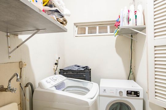 Casa à venda com 2 quartos, 300m² em Harmonia, Canoas