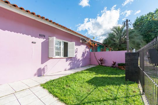Casa à venda com 2 quartos, 300m² em Harmonia, Canoas