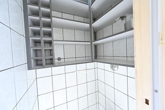Banheiro de Serviço de apartamento para alugar com 2 quartos, 65m² em Parque Imperial, São Paulo
