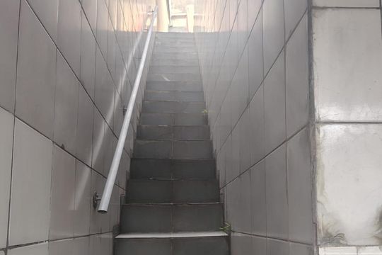 Escada de casa para alugar com 1 quarto, 150m² em Parque Casa de Pedra, São Paulo