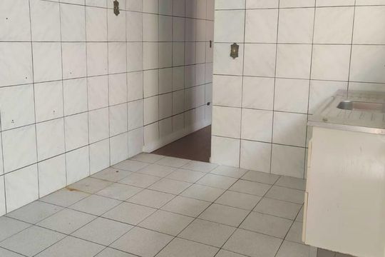 Cozinha de casa para alugar com 1 quarto, 150m² em Parque Casa de Pedra, São Paulo