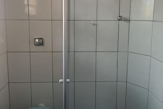 Banheiro de casa para alugar com 1 quarto, 150m² em Parque Casa de Pedra, São Paulo