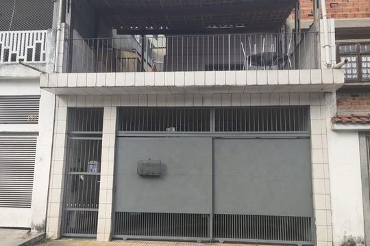 Fachada de casa para alugar com 1 quarto, 150m² em Parque Casa de Pedra, São Paulo