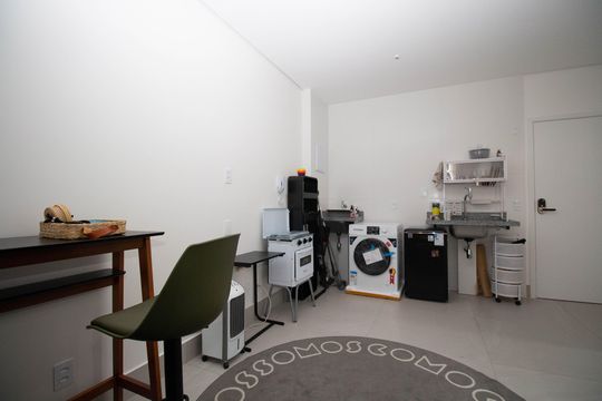 Sala de apartamento para alugar com 1 quarto, 40m² em Sqn 402, Brasília