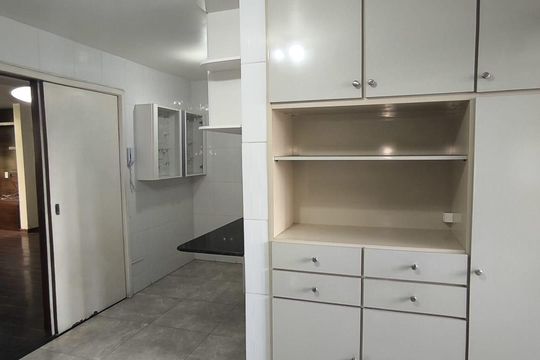 Apartamento à venda com 4 quartos, 250m² em Funcionários, Belo Horizonte