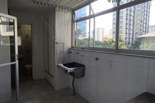 Apartamento à venda com 4 quartos, 250m² em Funcionários, Belo Horizonte