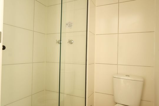 Banheiro de apartamento para alugar com 2 quartos, 38m² em Jardim Campo Grande, São Paulo