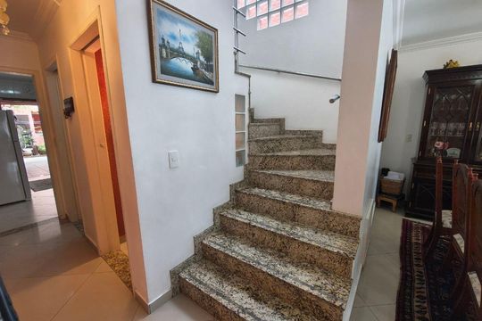 Escada de casa à venda com 3 quartos, 248m² em Vila Ipojuca, São Paulo