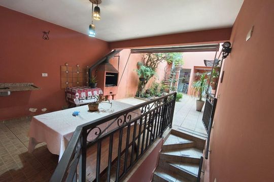 Área externa de casa à venda com 3 quartos, 248m² em Vila Ipojuca, São Paulo
