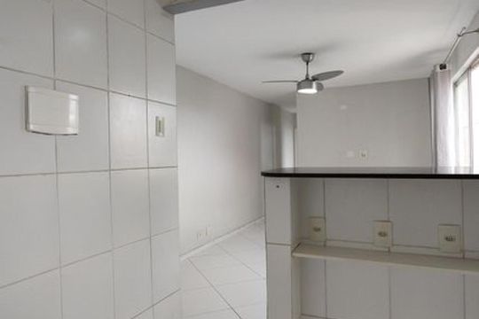 Cozinha de apartamento à venda com 2 quartos, 55m² em Camorim, Rio de Janeiro