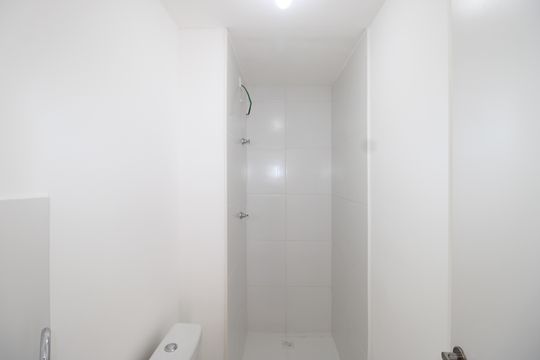Banheiro de apartamento para alugar com 2 quartos, 28m² em Vila Santana, São Paulo