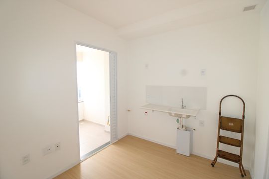 Sala / Cozinha de apartamento para alugar com 2 quartos, 28m² em Vila Santana, São Paulo