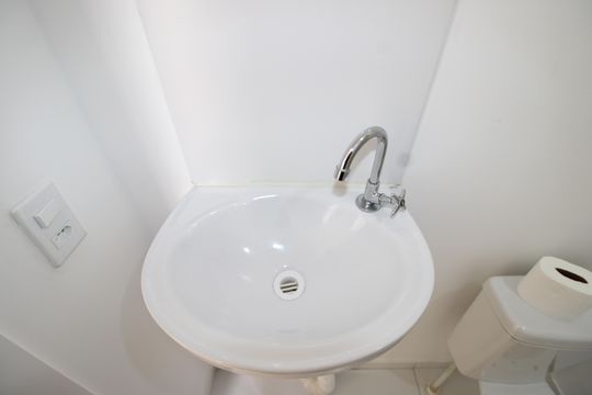 Banheiro de apartamento para alugar com 2 quartos, 28m² em Vila Santana, São Paulo