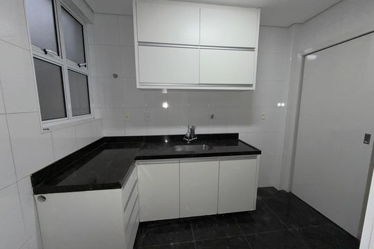 Cozinha de apartamento à venda com 3 quartos, 157m² em Cidade Nova, Belo Horizonte