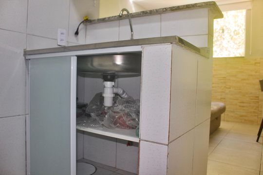 Cozinha - Armários de kitnet/studio para alugar com 1 quarto, 18m² em Duarte Silveira, Petrópolis
