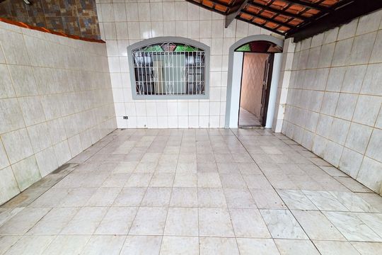 Garagem de casa para alugar com 3 quartos, 121m² em Princesa, Praia Grande