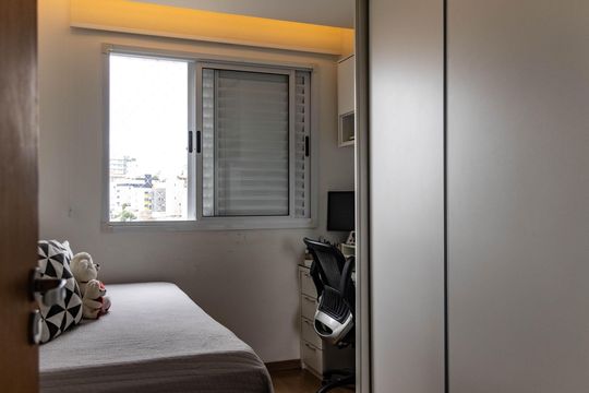 Quarto de apartamento à venda com 2 quartos, 69m² em Buritis, Belo Horizonte