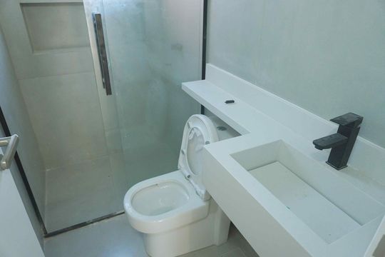 Banheiro de casa de condomínio à venda com 2 quartos, 131m² em Alphaville, Santana de Parnaíba