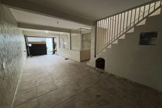 Garagem de casa para alugar com 3 quartos, 570m² em Vila Engenho Novo, Barueri