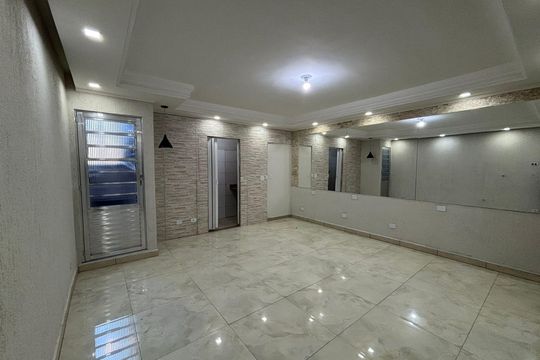 Sala de casa para alugar com 3 quartos, 570m² em Vila Engenho Novo, Barueri